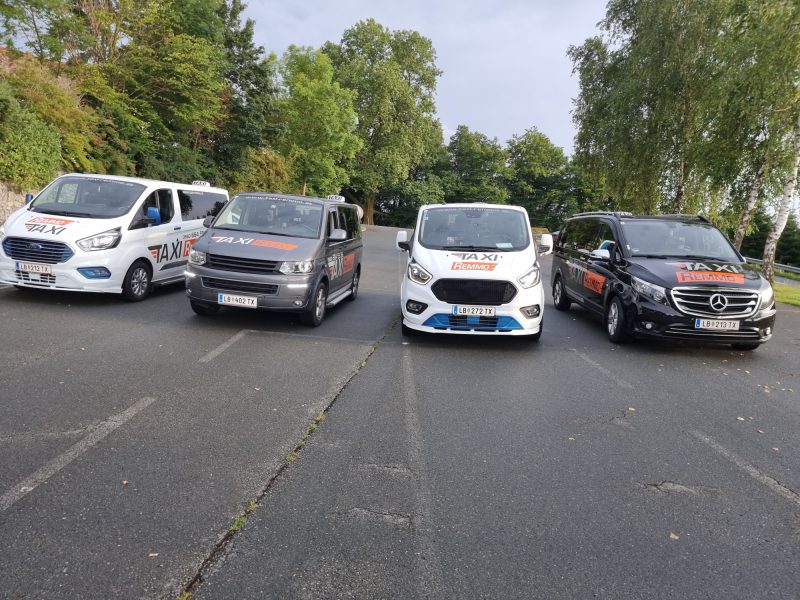 Großraumtaxis und Shuttlefahrzeuge von Remmo Taxi für Gruppenfahrten